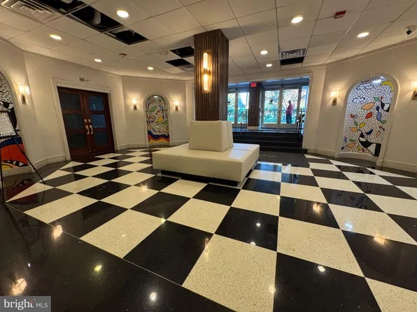 8315 N Brook Ln APT 1104, Bethesda, MD 20814