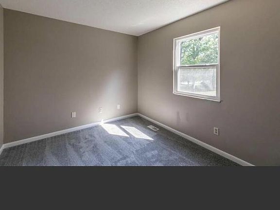 4th image of 7914 Barkwood Dr