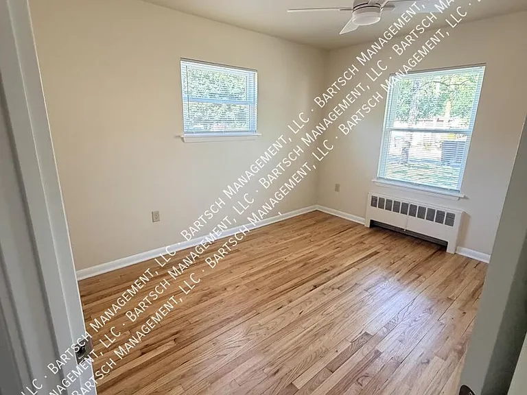 3250 S 49th St #3 — Photo 7