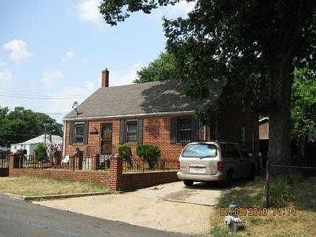 2nd image of 3906 Dent St