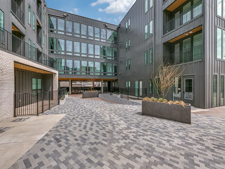 Capitol Flats — Photo 7