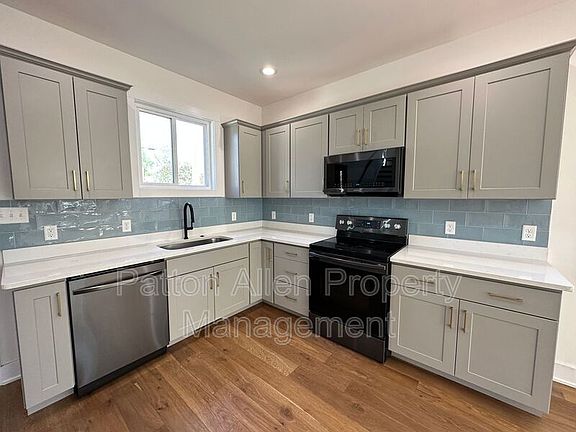 3rd image of 8 Dellwood St