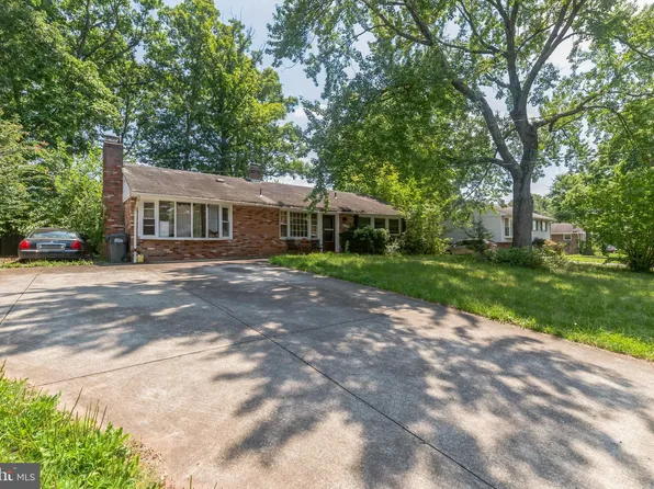 14809 Carlbern Dr, Centreville, VA 20120