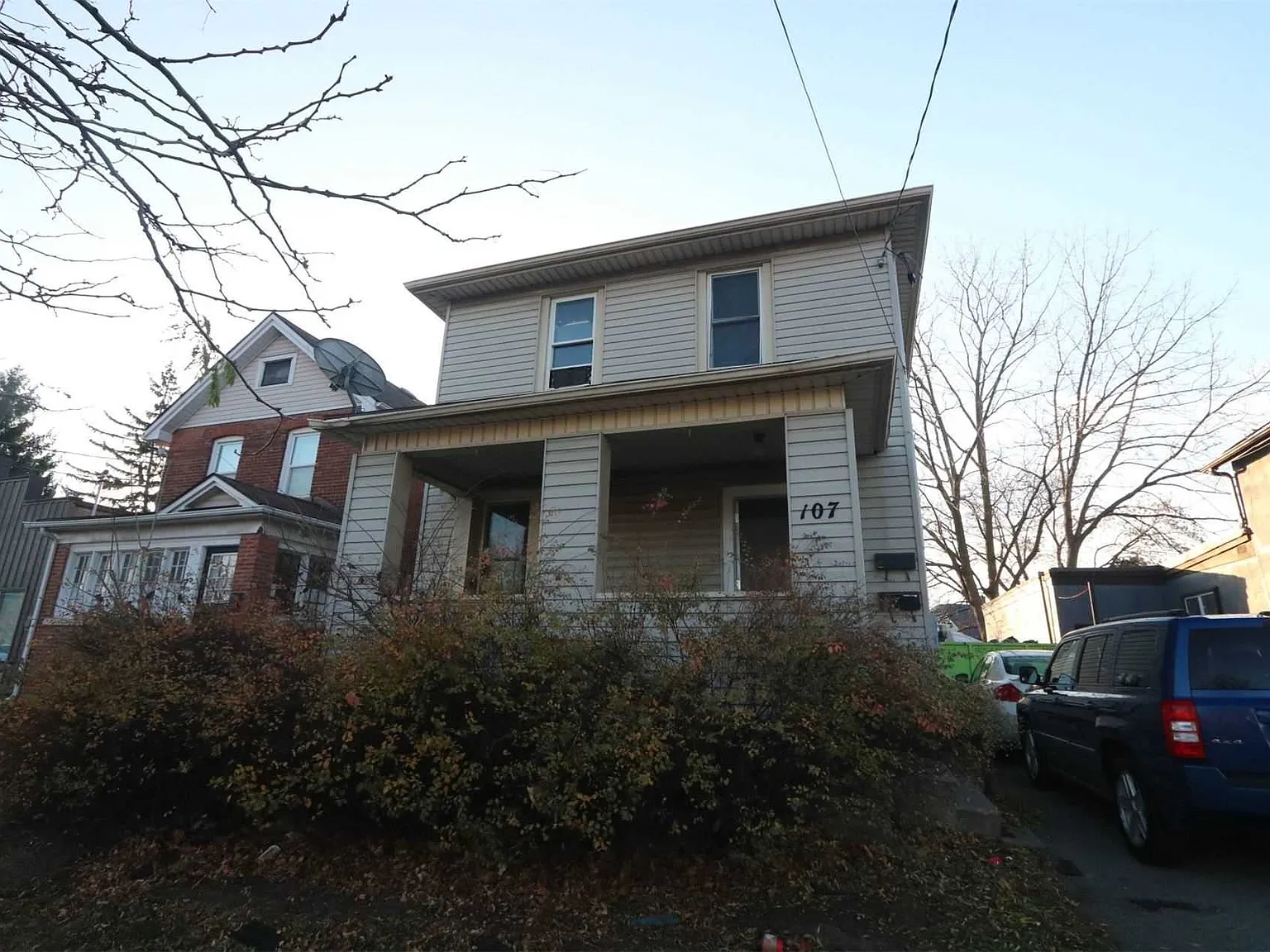 107 Lake Street St. Catharines — Photo 1
