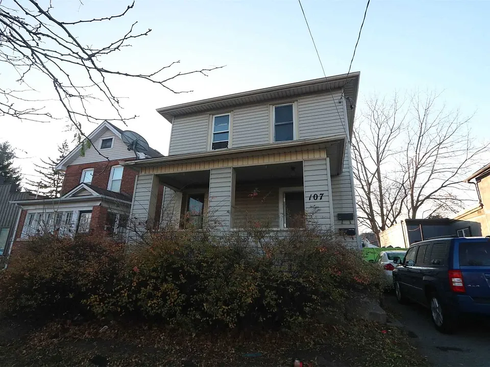 107 Lake St #1