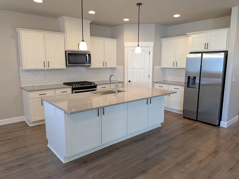 2913 NW Onsdorff Blvd — Photo 2