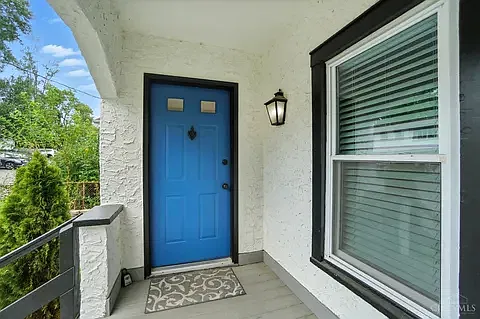 3 bed, 1083 sqft, $2,500 — Photo 2