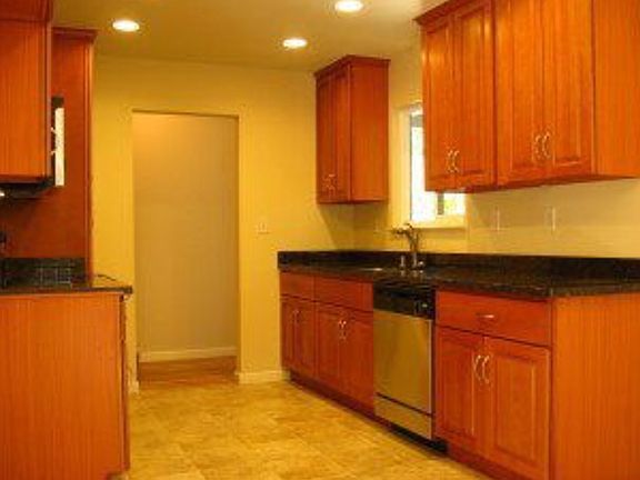 2nd image of 3114 Vesuvius Ln