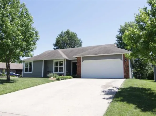 3007 W 29th Ter, Lawrence, KS 66047