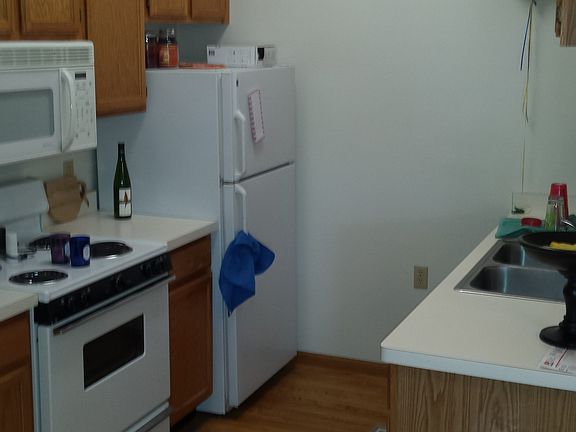 3rd image of 111 King St APT 201