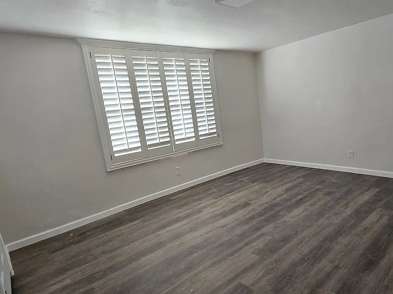 Clems Road Apartments — Photo 29