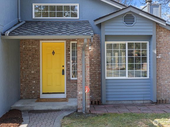 3rd image of 18922 34th Avenue E
