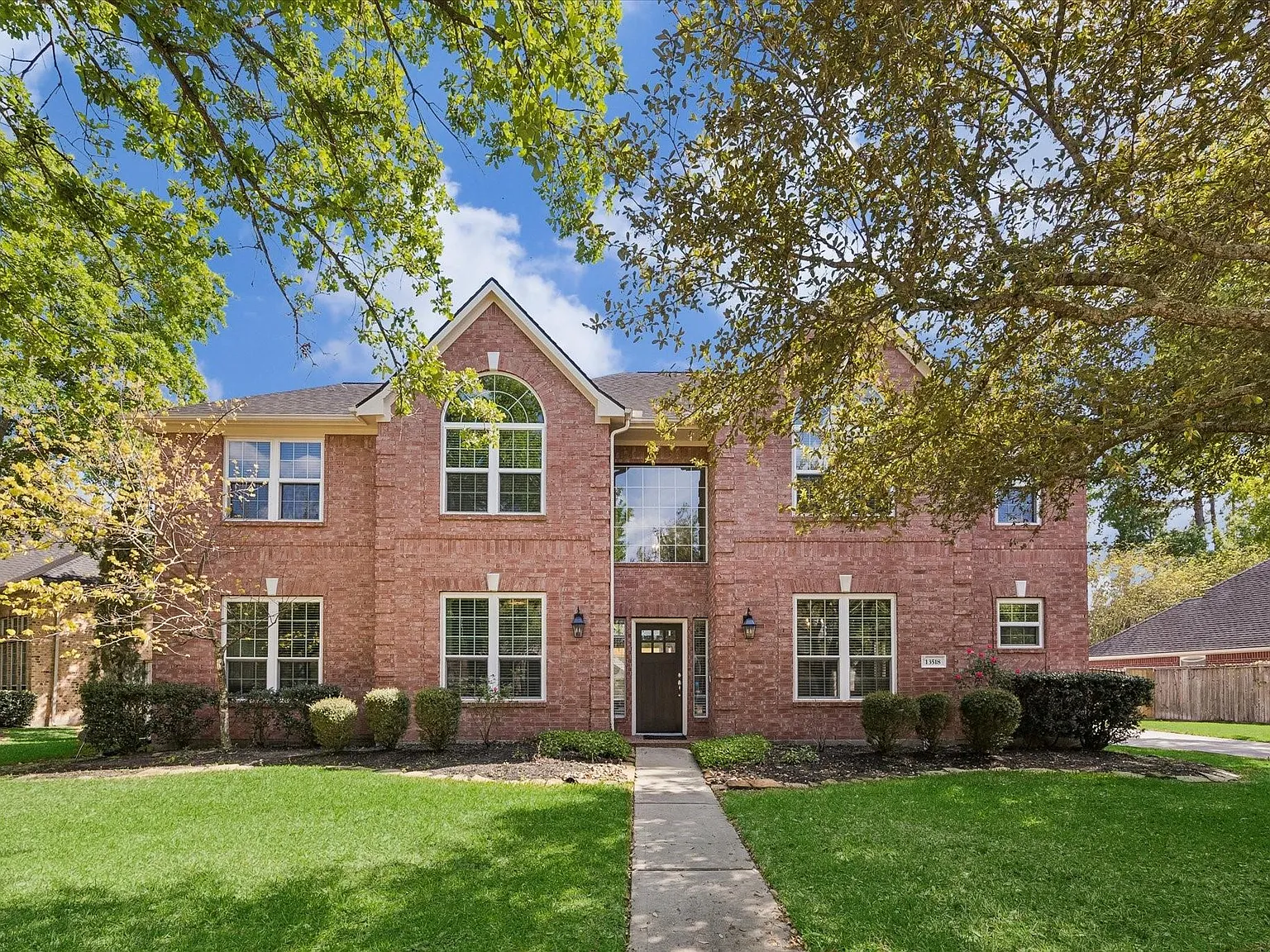 5 bed, 4.0 bath, 3639 sqft, $3,975 — Photo 1