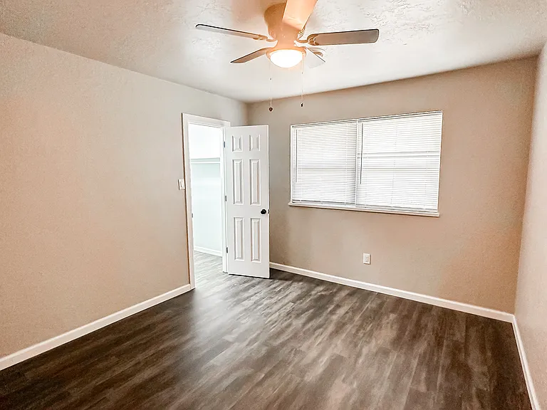 4710 NW Motif Manor Blvd #B — Photo 3