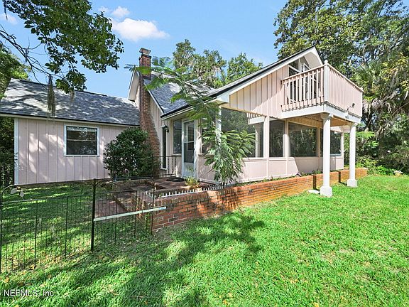 5th image of 806 RIVER Road
