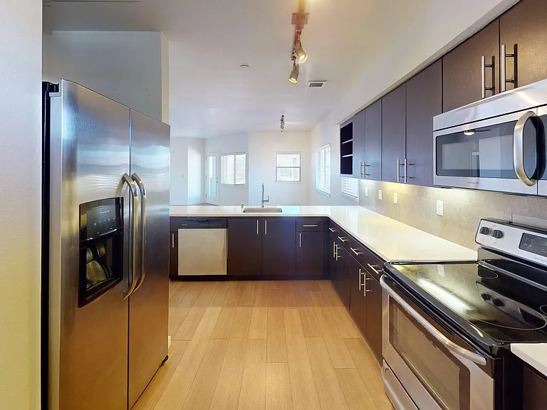 Platinum Apartments — Photo 42