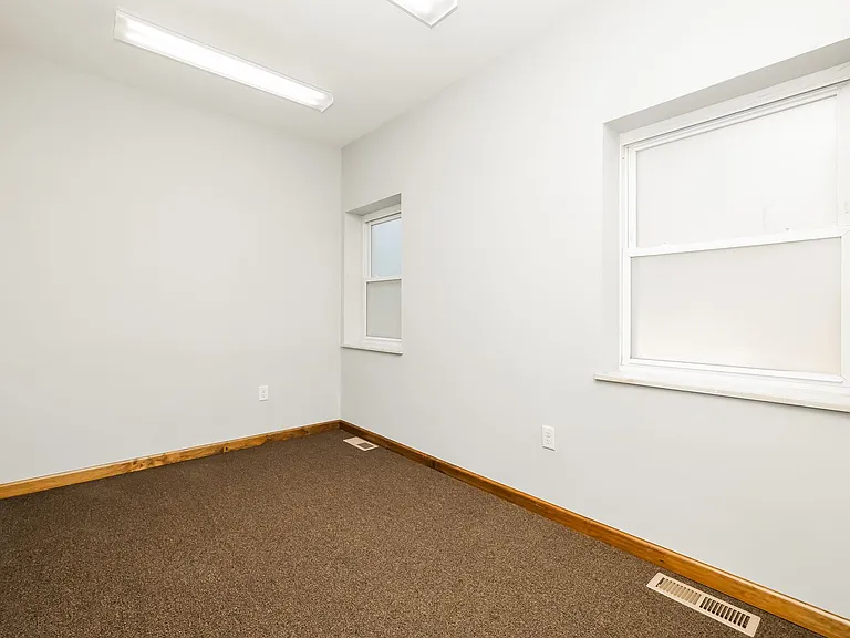226 N Broad St — Photo 9