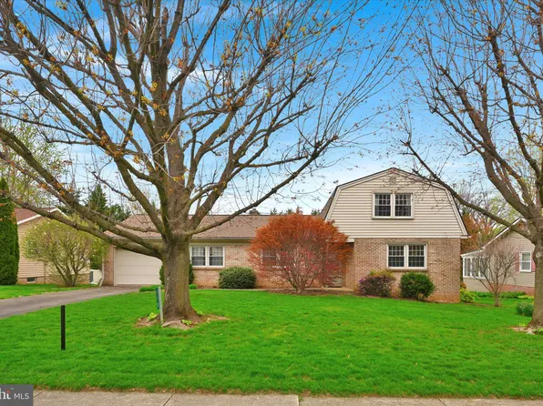 110 Pleasant View Dr, Strasburg, PA 17579