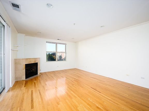 5th image of 1700 Riverwoods Dr APT 306