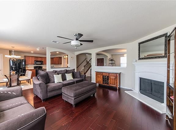 2nd image of 103 Hickory Creek Dr