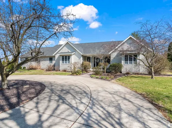 5930 N Lake Rd, Springfield, IL 62711