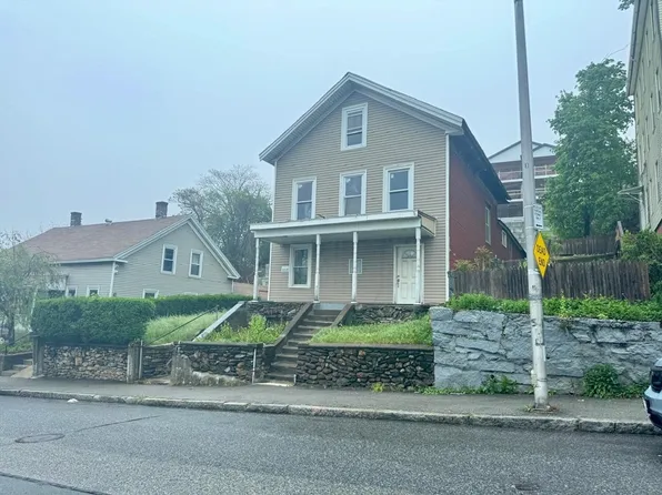 21 Shelby St, Worcester, MA 01605