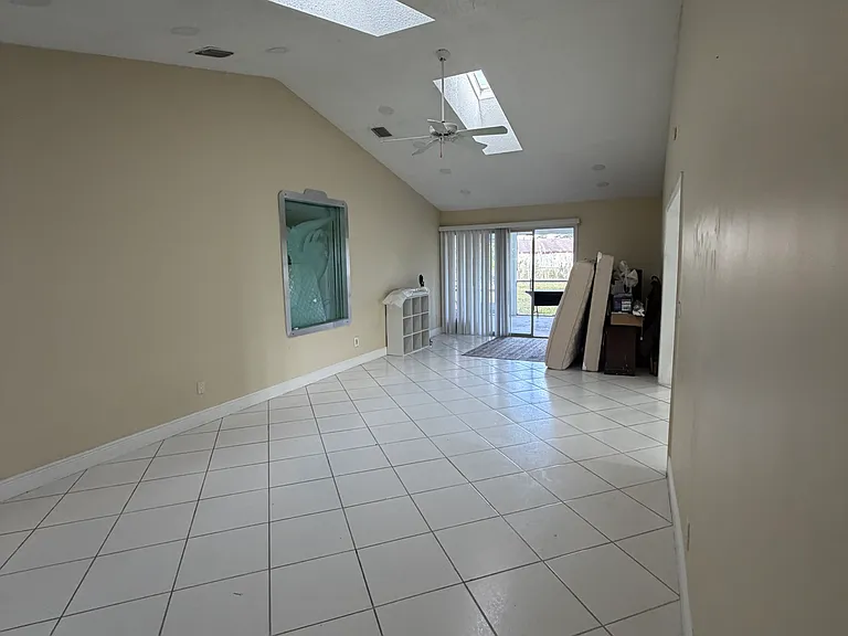 Carolina Cir — Photo 5
