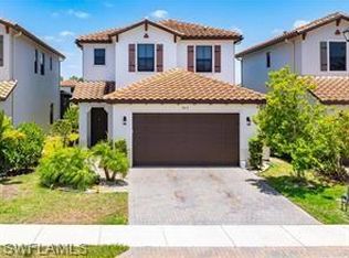 8812 Madrid Cir, Naples, FL 34104