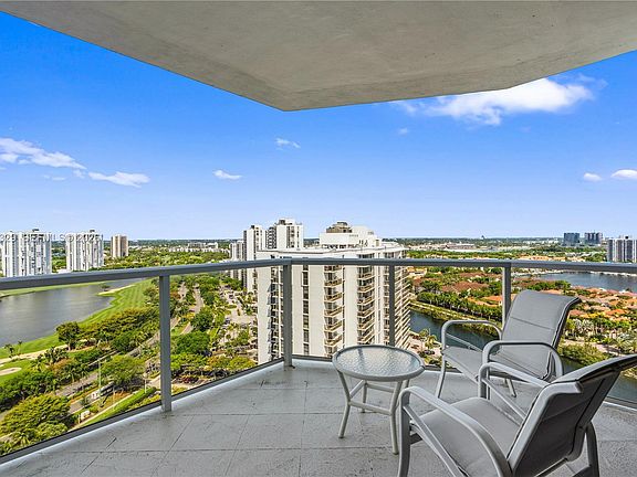 5th image of 20281 E Country Club Dr APT 2101