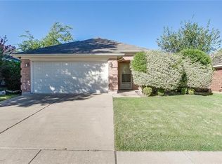 6817 Beverly Glen Dr, Fort Worth, TX 76132