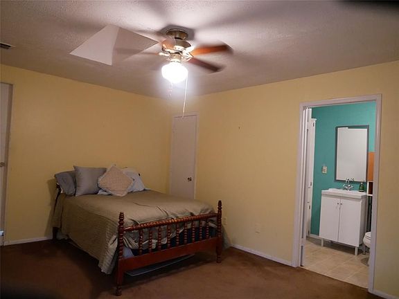 3rd image of 105 Cubley Dr