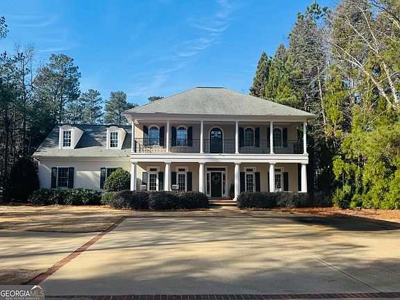 2nd image of 207 Lakeshore Dr