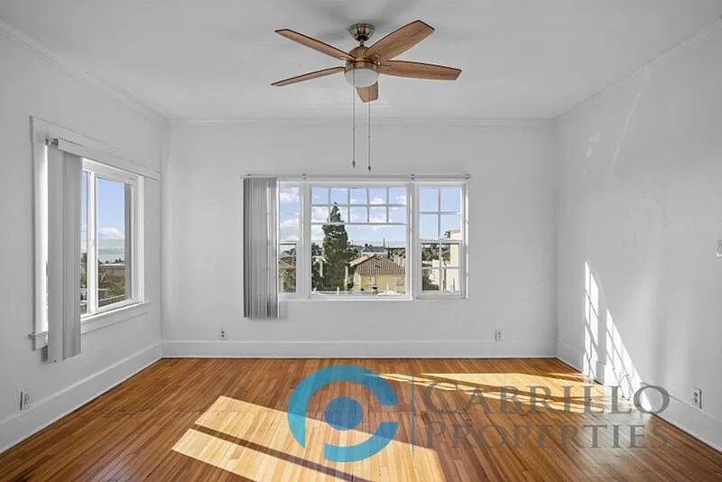 Casa Blanca Apartments — Photo 2