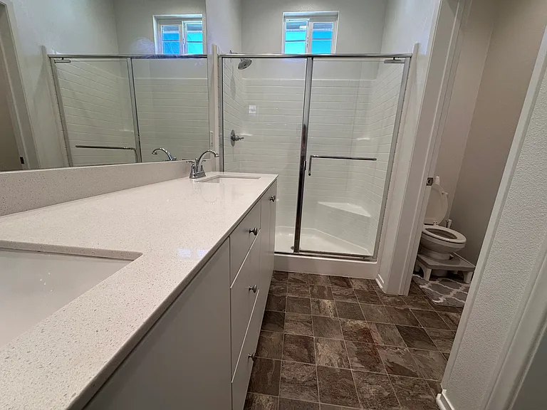 Bedroom 2 - Full Bathroom view