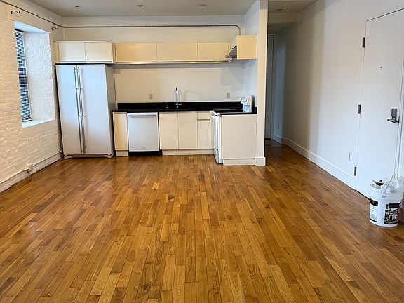 2nd image of 555 Roosevelt Ave #107