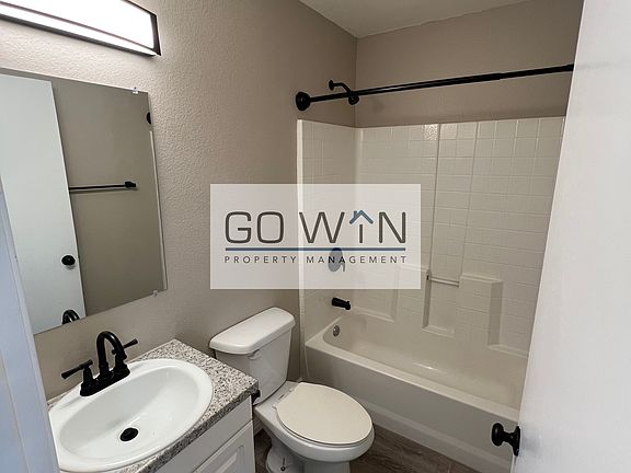 4th image of 840 E Turney Ave #4