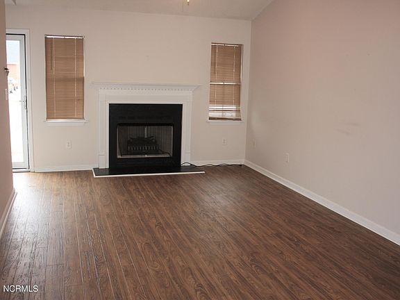5th image of 3303 Parkway Ct