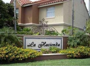 18304 NW 68th Ave APT M, Hialeah, FL 33015