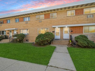 8702 Gregory Ln Unit B, Des Plaines, IL, 60016