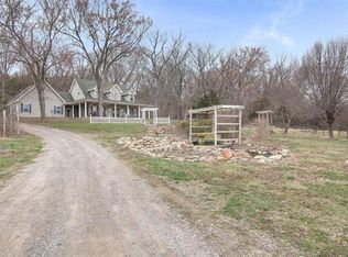 803 E 1150 Rd, Baldwin City, KS 66006