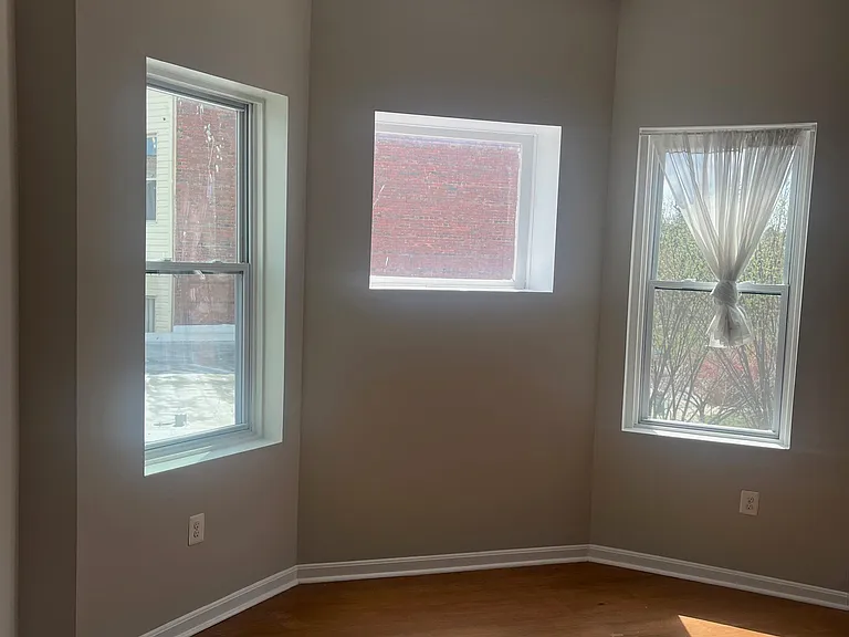 2407 Brookfield Ave — Photo 3