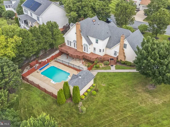 101 Winterberry Ct, Winchester, VA 22602