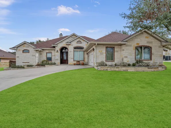 305 Shady Grove Parkway, Burnet, TX 78611
