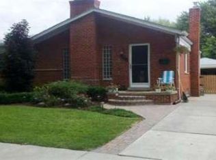 24900 Star Valley Dr, Saint Clair Shores, MI 48080
