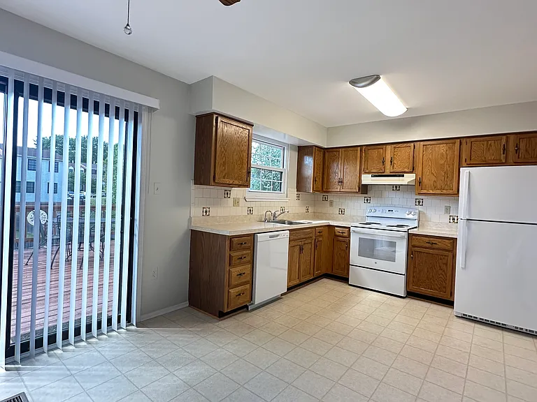 50 Winslow Park Dr — Photo 5