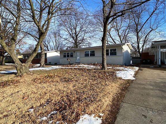 2nd image of 835 Bellarmine Ln