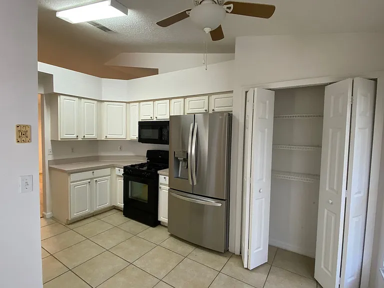 15327 Lafite Ln — Photo 11