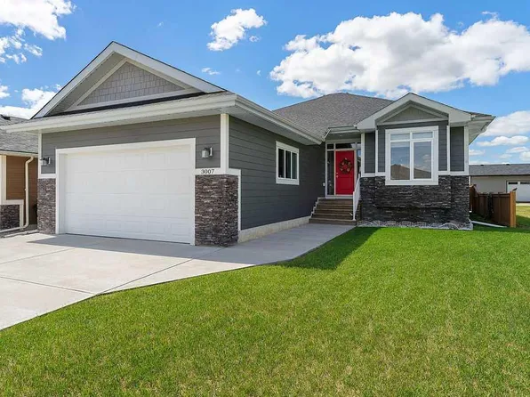 3007 N 23rd St, Nanton, AB T0L 1R0