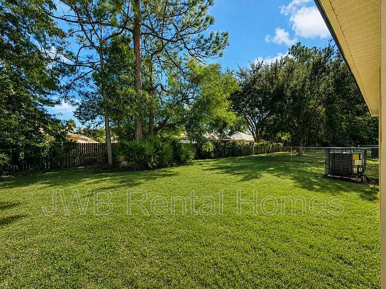4373 Melissa Ct W — Photo 13