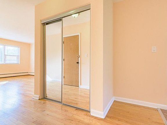 5th image of 6823 N Seeley Ave APT 3E